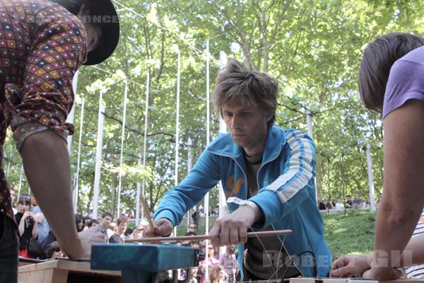 YURI LANDMAN - 2011-05-28 - PARIS - Parc de la Villette - 